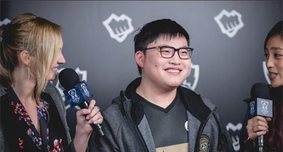 镇队的热烈 镇队的热烈